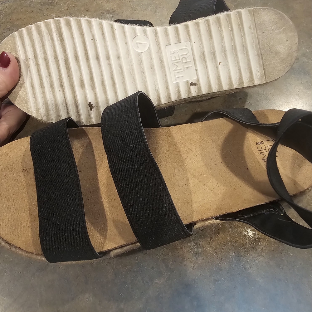 Time and Tru Black Sandals - Picture 5 of 5